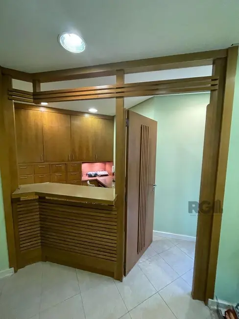 Sala Comercial à venda, 47m2 em Centro Histórico, Porto Alegre - RS - imagem 6 Foto 6 de Sala Comercial à venda, 47m2 em Centro Histórico, Porto Alegre - RS