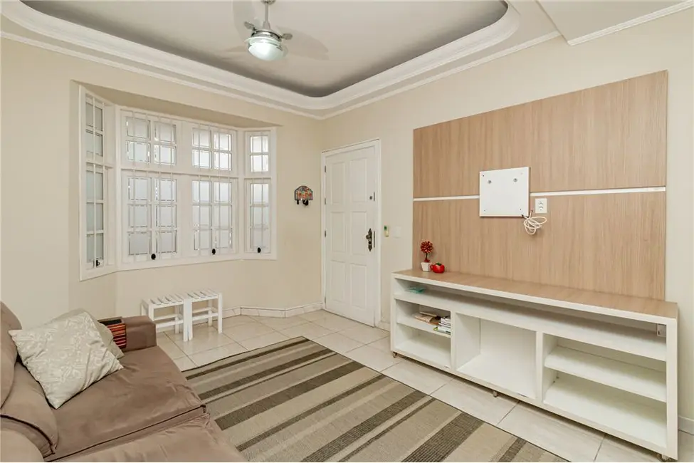 Casa com 3 quartos à venda, 146m2 em Porto Alegre - RS - imagem 4 Foto 4 de Casa com 3 quartos à venda, 146m2 em Porto Alegre - RS