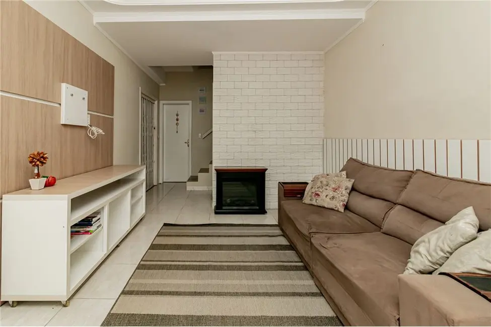 Casa com 3 quartos à venda, 146m2 em Porto Alegre - RS - imagem 3 Foto 3 de Casa com 3 quartos à venda, 146m2 em Porto Alegre - RS