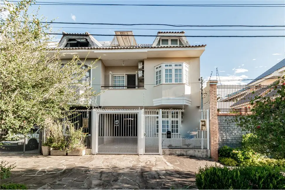 Foto 1 de Casa com 3 quartos à venda, 146m2 em Porto Alegre - RS