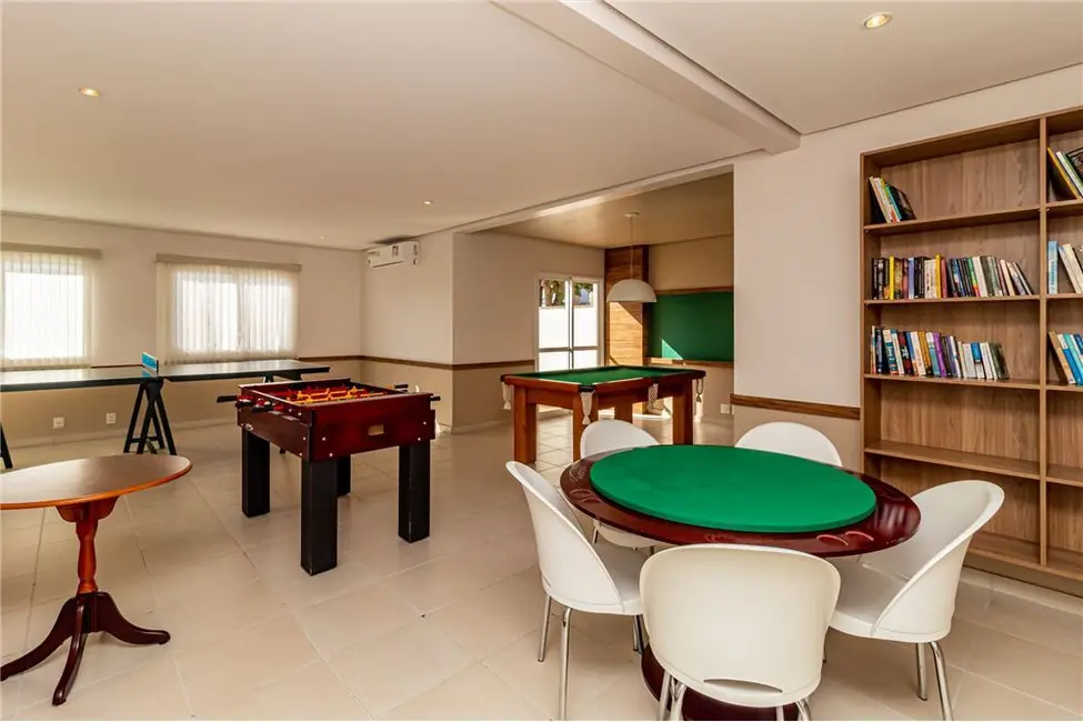 Apartamento com 2 quartos à venda, 70m2 em Passo da Areia, Porto Alegre - RS - imagem 6 Foto 6 de Apartamento com 2 quartos à venda, 70m2 em Passo da Areia, Porto Alegre - RS