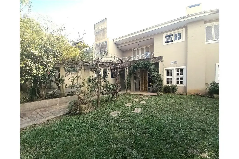 Foto 2 de Casa com 2 quartos à venda, 250m2 em Jardim Sabará, Porto Alegre - RS