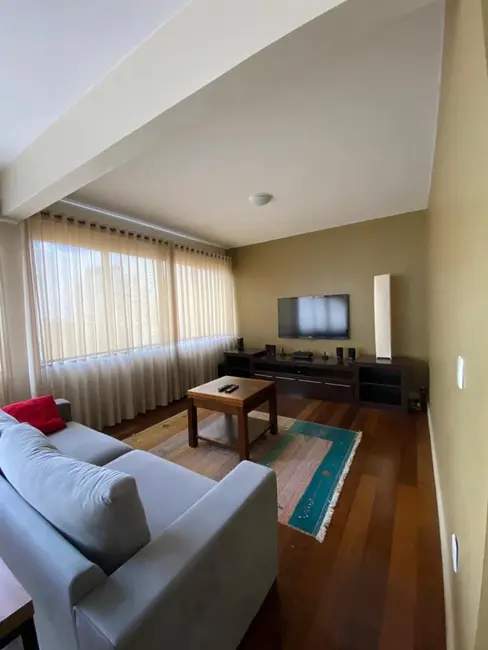 Apartamento com 3 quartos à venda, 140m2 em Centro Histórico, Porto Alegre - RS - imagem 8 Foto 8 de Apartamento com 3 quartos à venda, 140m2 em Centro Histórico, Porto Alegre - RS