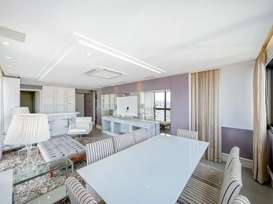 Apartamento com 3 quartos à venda, 120m2 em Petrópolis, Porto Alegre - RS - imagem 6 Foto 6 de Apartamento com 3 quartos à venda, 120m2 em Petrópolis, Porto Alegre - RS