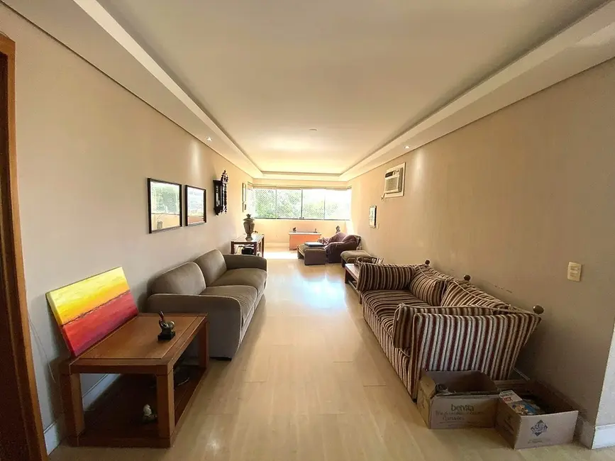 Apartamento com 3 quartos à venda, 118m2 em Rio Branco, Porto Alegre - RS - imagem 4 Foto 4 de Apartamento com 3 quartos à venda, 118m2 em Rio Branco, Porto Alegre - RS