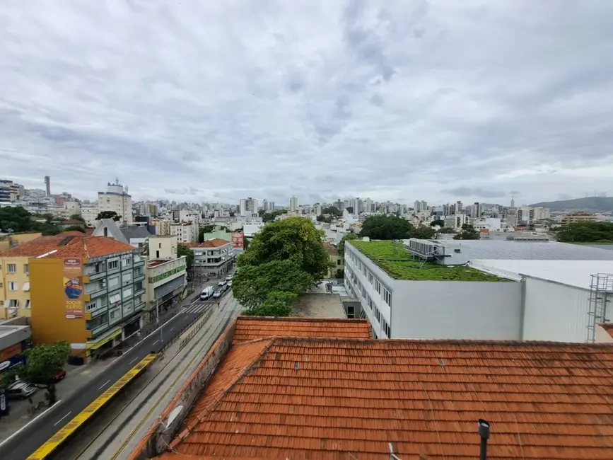 Apartamento com 3 quartos à venda, 98m2 em Rio Branco, Porto Alegre - RS - imagem 9 Foto 9 de Apartamento com 3 quartos à venda, 98m2 em Rio Branco, Porto Alegre - RS