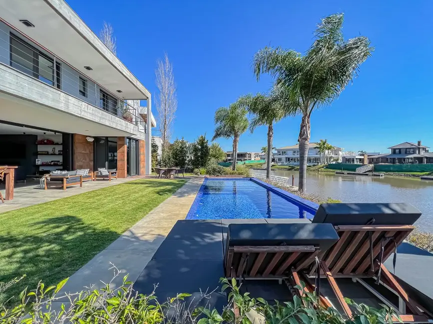 Foto 1 de Casa com 5 quartos à venda, 540m2 em Eldorado Do Sul - RS