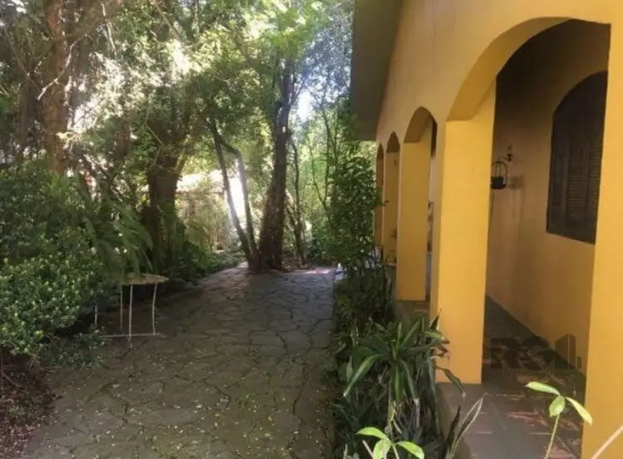 Foto 2 de Casa com 2 quartos à venda, 164m2 em Cavalhada, Porto Alegre - RS