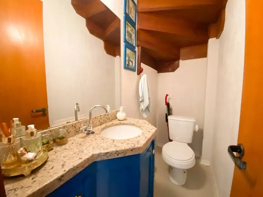 Casa com 3 quartos à venda, 147m2 em Porto Alegre - RS - imagem 7 Foto 7 de Casa com 3 quartos à venda, 147m2 em Porto Alegre - RS