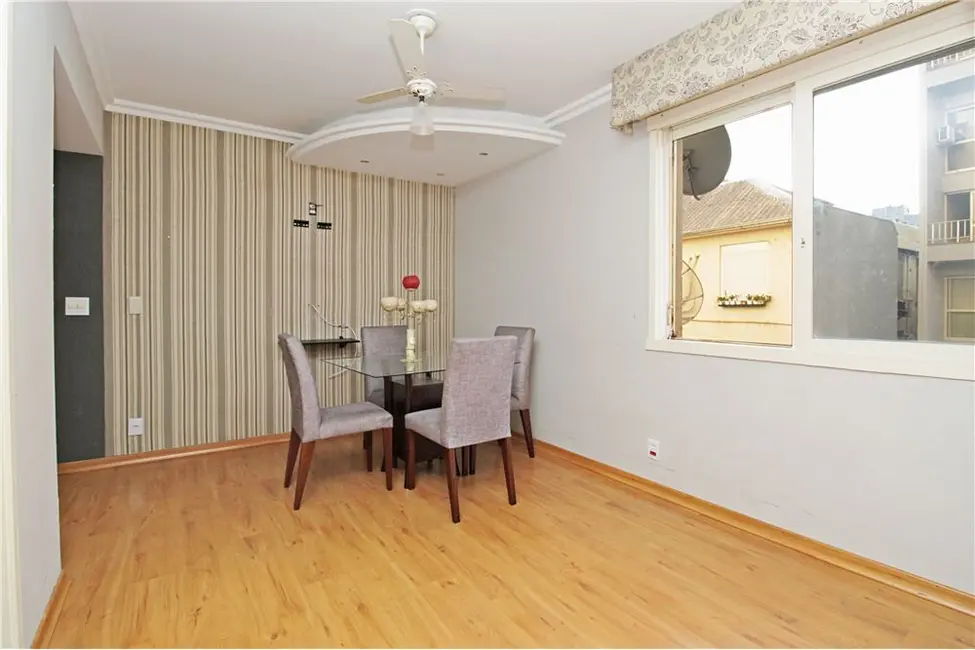 Apartamento com 1 quarto à venda, 42m2 em Centro Histórico, Porto Alegre - RS - imagem 3 Foto 3 de Apartamento com 1 quarto à venda, 42m2 em Centro Histórico, Porto Alegre - RS