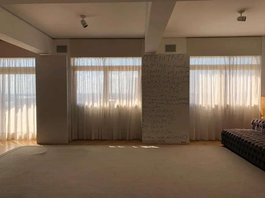 Apartamento com 3 quartos à venda, 328m2 em Moinhos de Vento, Porto Alegre - RS - imagem 6 Foto 6 de Apartamento com 3 quartos à venda, 328m2 em Moinhos de Vento, Porto Alegre - RS