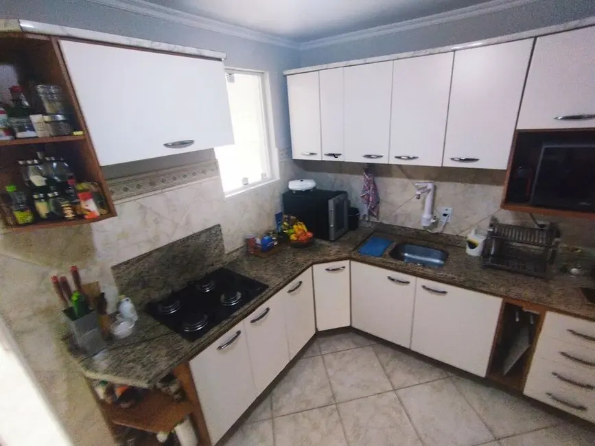Casa com 4 quartos à venda, 84m2 em Humaitá, Porto Alegre - RS - imagem 4 Foto 4 de Casa com 4 quartos à venda, 84m2 em Humaitá, Porto Alegre - RS