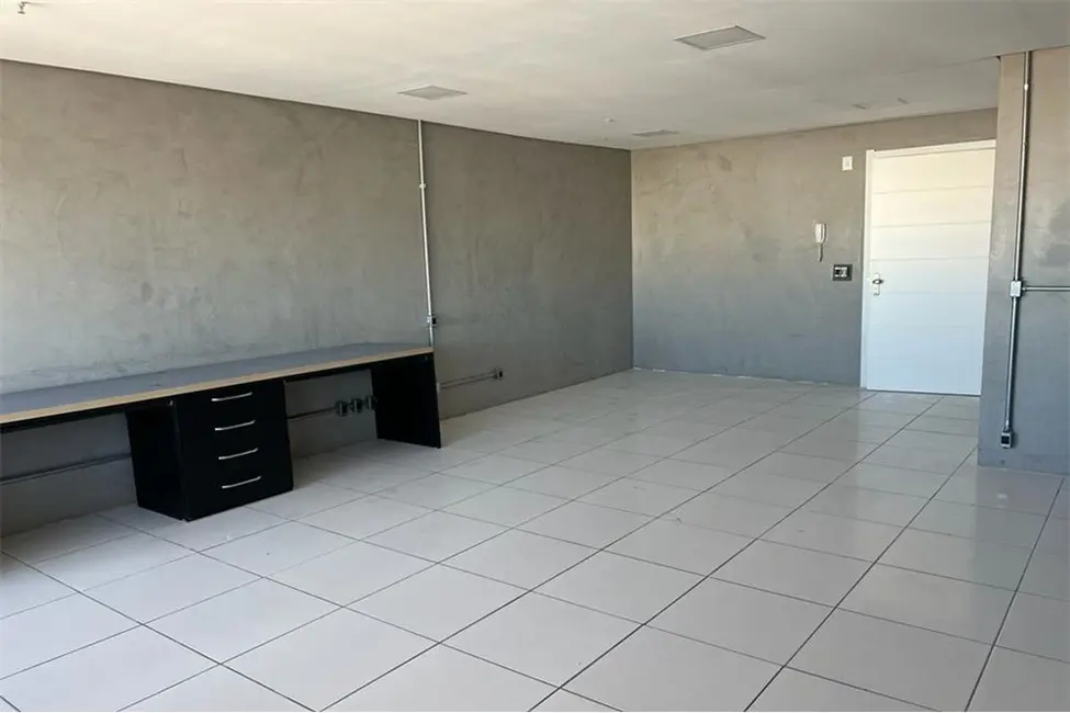 Sala Comercial à venda, 48m2 em Passo da Areia, Porto Alegre - RS - imagem 4 Foto 4 de Sala Comercial à venda, 48m2 em Passo da Areia, Porto Alegre - RS