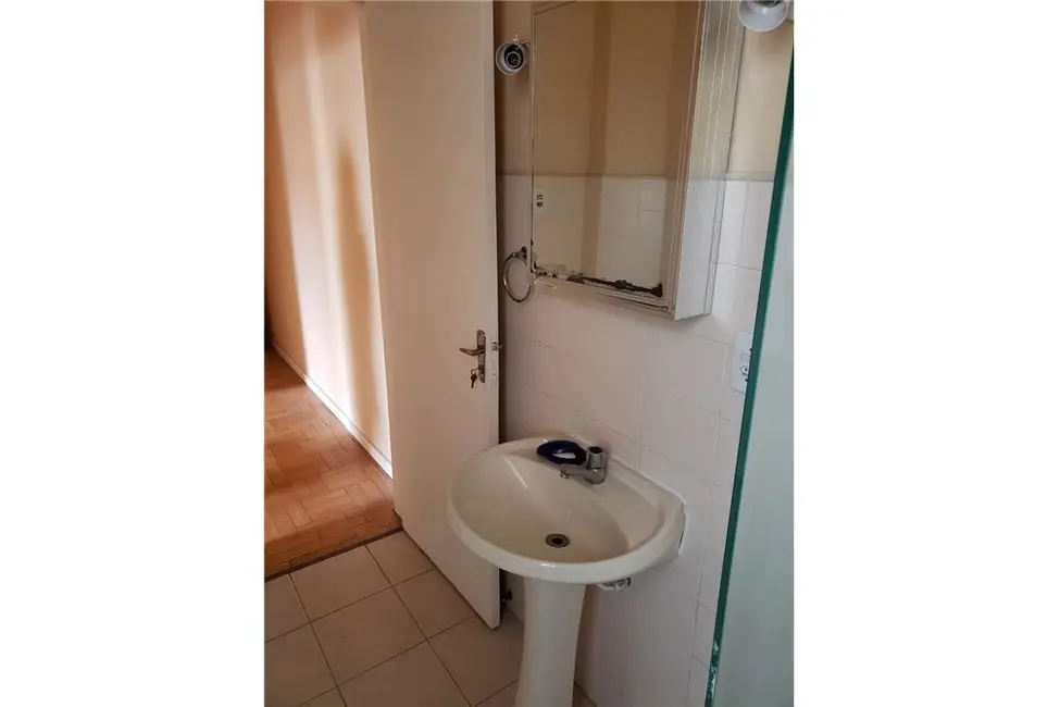 Apartamento com 2 quartos à venda, 84m2 em Auxiliadora, Porto Alegre - RS - imagem 6 Foto 6 de Apartamento com 2 quartos à venda, 84m2 em Auxiliadora, Porto Alegre - RS