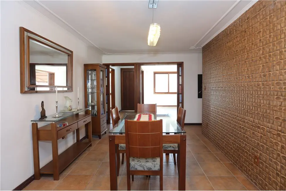 Foto 3 de Casa com 5 quartos à venda, 388m2 em Jardim Itu, Porto Alegre - RS