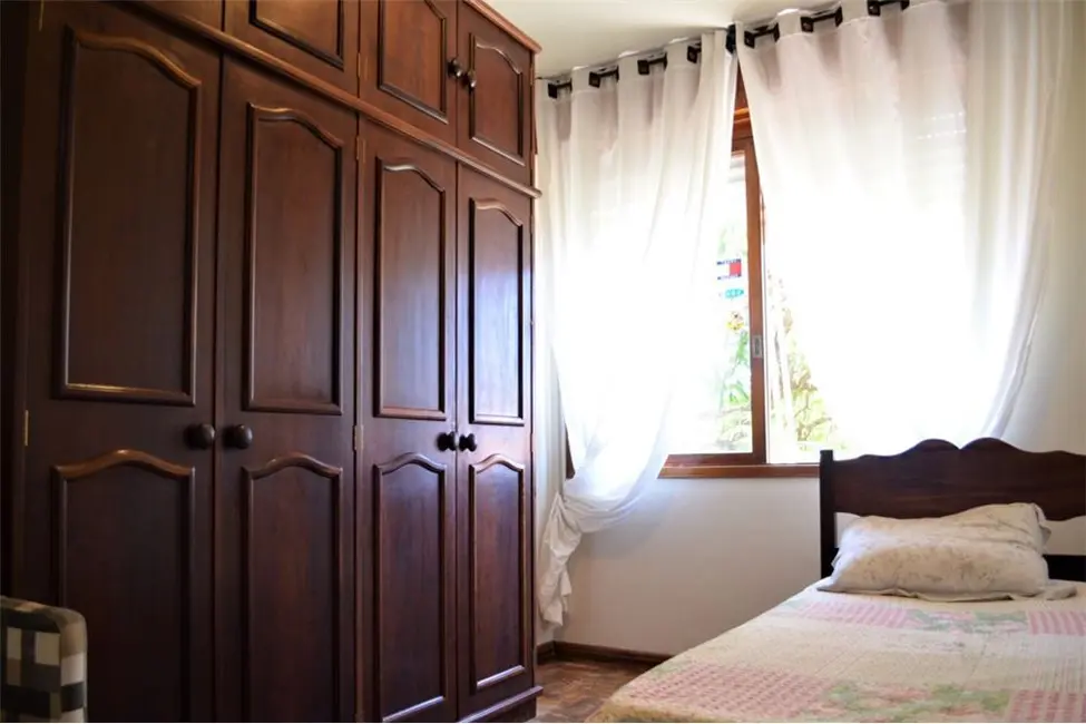 Foto 9 de Apartamento com 2 quartos à venda, 54m2 em Passo da Areia, Porto Alegre - RS