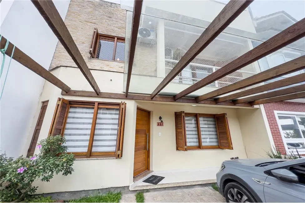 Foto 2 de Casa com 3 quartos à venda, 183m2 em Ipanema, Porto Alegre - RS