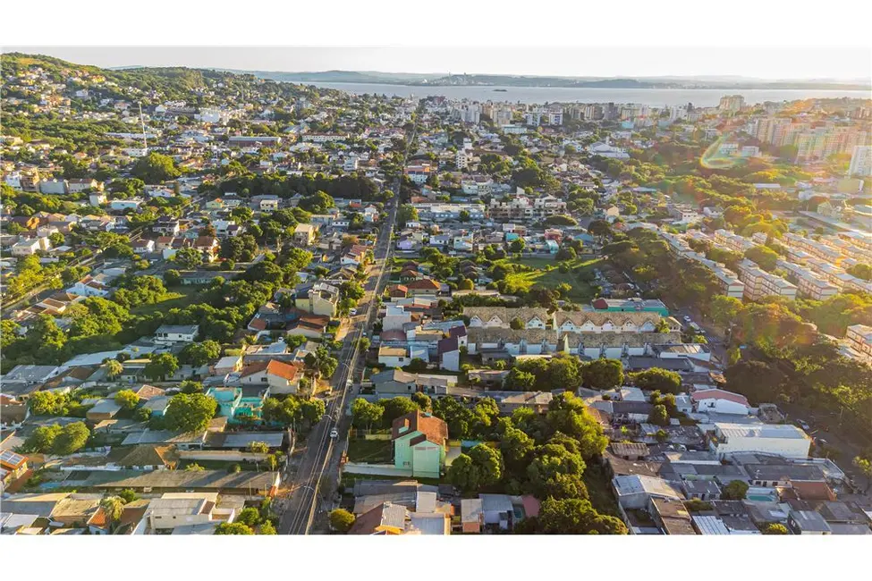 Foto 2 de Terreno / Lote à venda, 1776m2 em Camaquã, Porto Alegre - RS