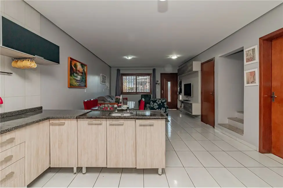 Casa à venda, 161m2 em Jardim Lindóia, Porto Alegre - RS - imagem 6 Foto 6 de Casa à venda, 161m2 em Jardim Lindóia, Porto Alegre - RS