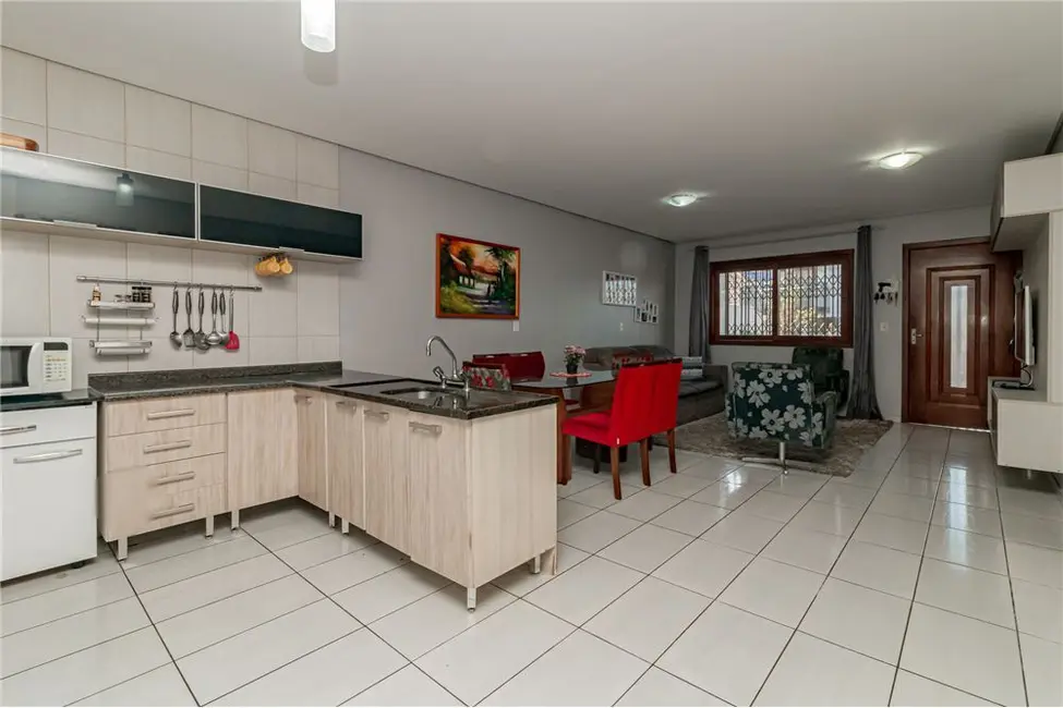 Casa à venda, 161m2 em Jardim Lindóia, Porto Alegre - RS - imagem 5 Foto 5 de Casa à venda, 161m2 em Jardim Lindóia, Porto Alegre - RS