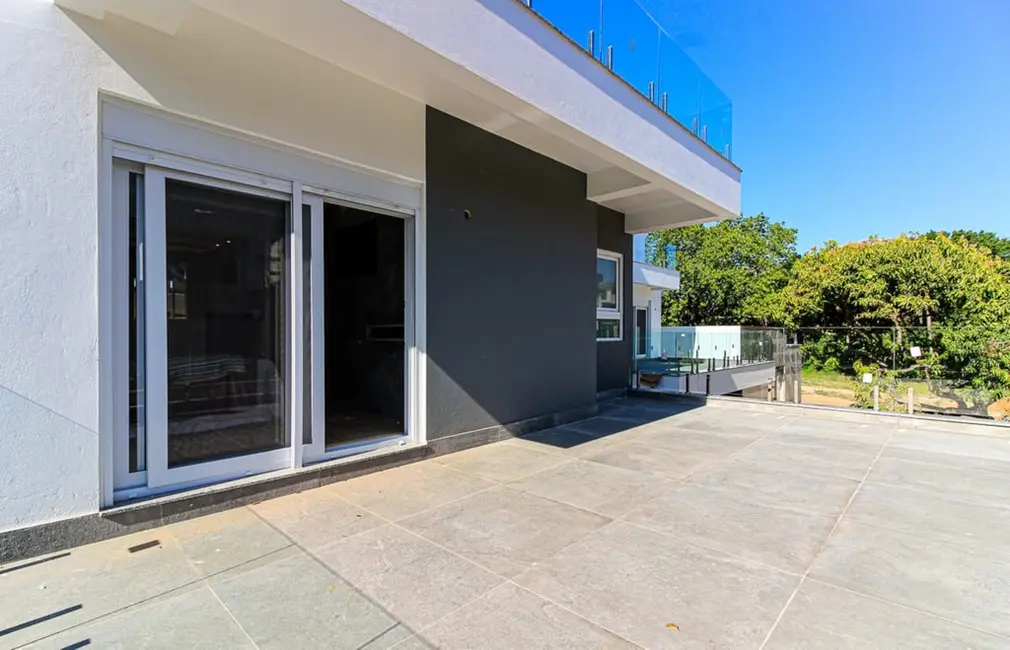 Casa com 3 quartos à venda, 300m2 em Ipanema, Porto Alegre - RS - imagem 7 Foto 7 de Casa com 3 quartos à venda, 300m2 em Ipanema, Porto Alegre - RS