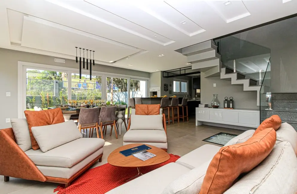 Casa com 3 quartos à venda, 300m2 em Ipanema, Porto Alegre - RS - imagem 6 Foto 6 de Casa com 3 quartos à venda, 300m2 em Ipanema, Porto Alegre - RS