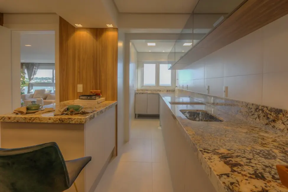 Foto 6 de Apartamento com 3 quartos à venda, 187m2 em Vila Assunção, Porto Alegre - RS