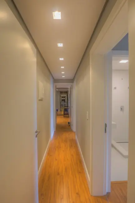 Foto 7 de Apartamento com 3 quartos à venda, 187m2 em Vila Assunção, Porto Alegre - RS