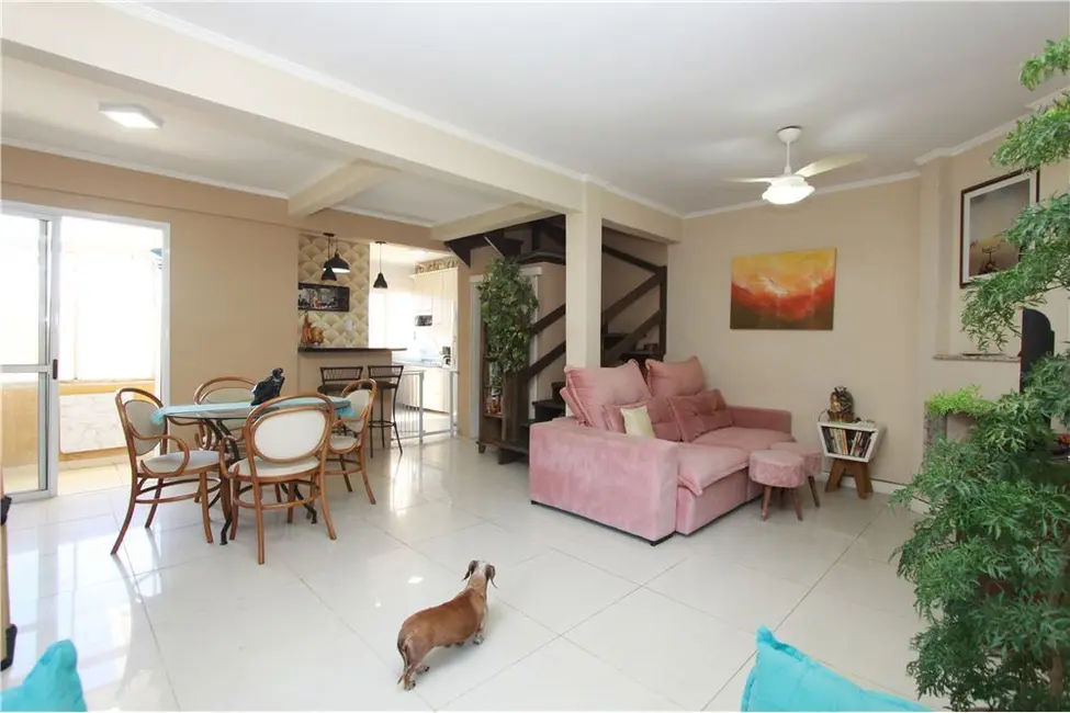 Casa com 3 quartos à venda, 175m2 em Mário Quintana, Porto Alegre - RS - imagem 3 Foto 3 de Casa com 3 quartos à venda, 175m2 em Mário Quintana, Porto Alegre - RS