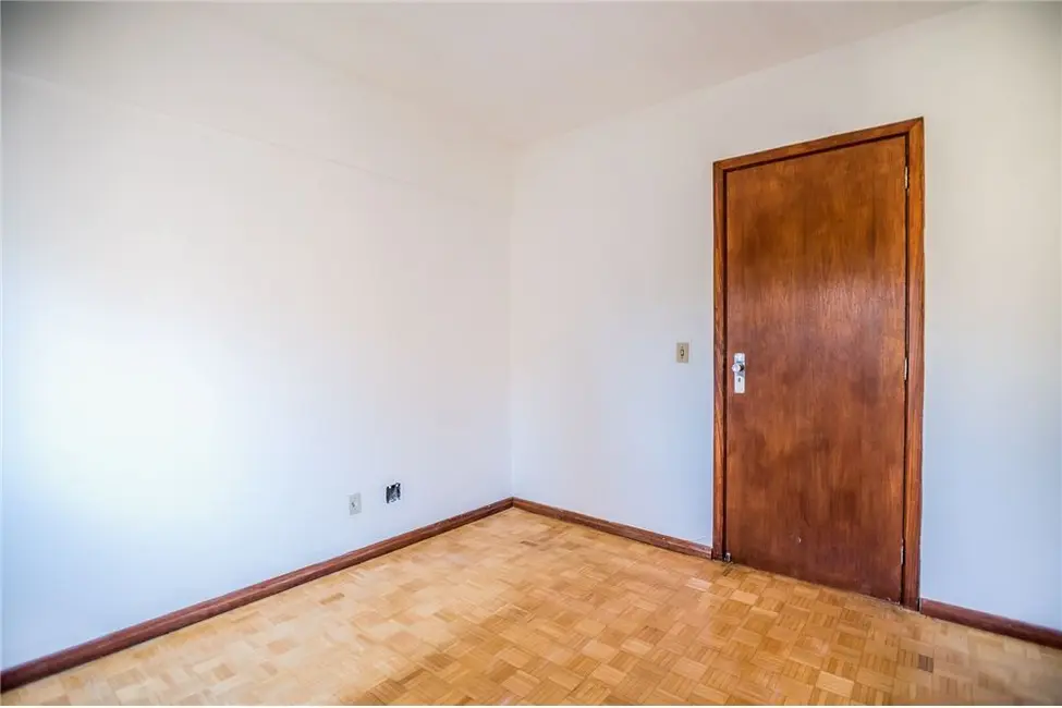 Apartamento com 4 quartos à venda, 156m2 em Higienópolis, Porto Alegre - RS - imagem 8 Foto 8 de Apartamento com 4 quartos à venda, 156m2 em Higienópolis, Porto Alegre - RS