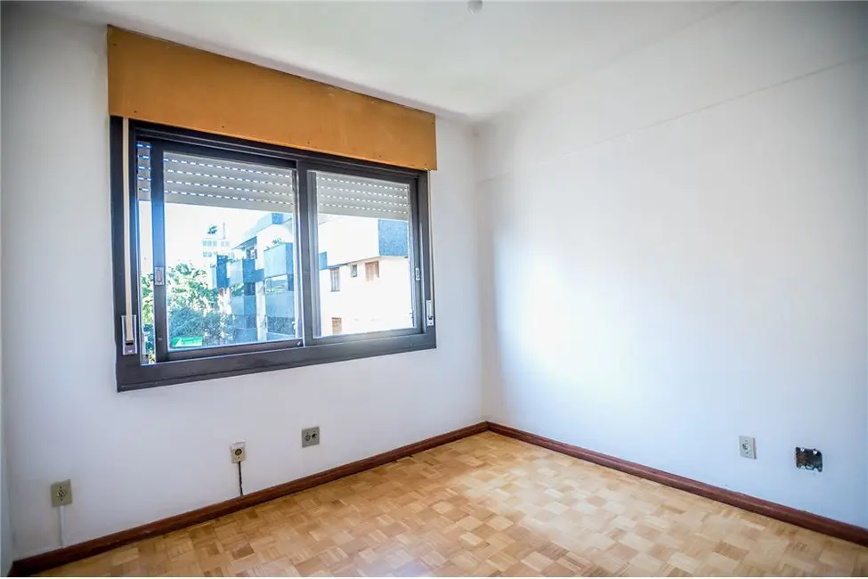 Apartamento com 4 quartos à venda, 156m2 em Higienópolis, Porto Alegre - RS - imagem 7 Foto 7 de Apartamento com 4 quartos à venda, 156m2 em Higienópolis, Porto Alegre - RS