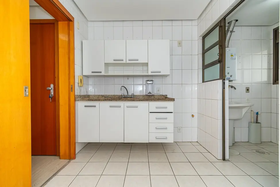 Apartamento com 2 quartos à venda, 80m2 em Petrópolis, Porto Alegre - RS - imagem 9 Foto 9 de Apartamento com 2 quartos à venda, 80m2 em Petrópolis, Porto Alegre - RS