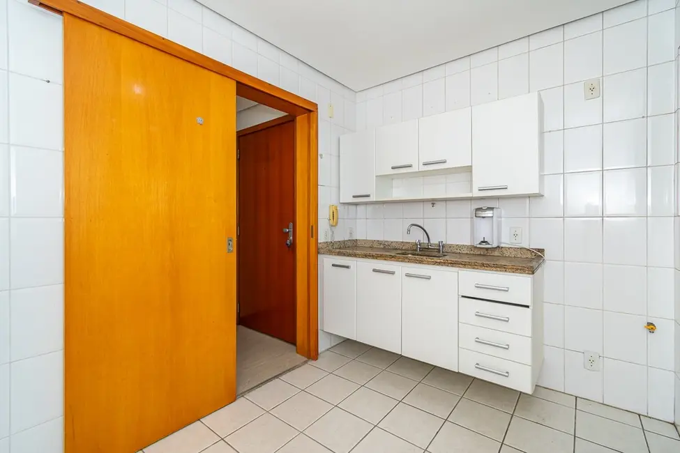 Apartamento com 2 quartos à venda, 80m2 em Petrópolis, Porto Alegre - RS - imagem 6 Foto 6 de Apartamento com 2 quartos à venda, 80m2 em Petrópolis, Porto Alegre - RS