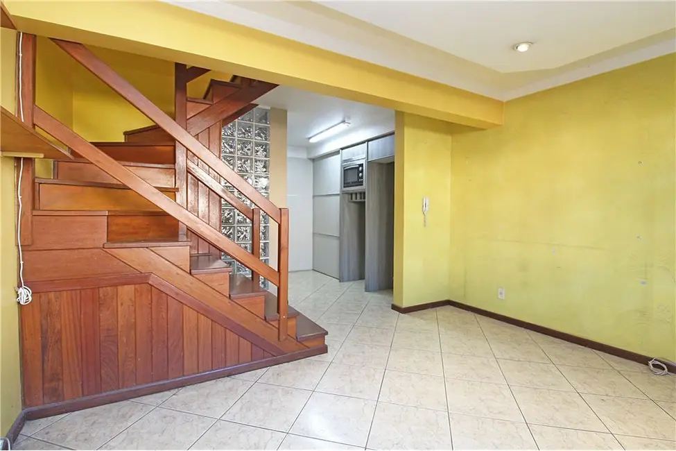Casa com 2 quartos à venda, 72m2 em Sarandi, Porto Alegre - RS - imagem 4 Foto 4 de Casa com 2 quartos à venda, 72m2 em Sarandi, Porto Alegre - RS