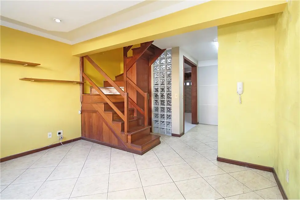 Casa com 2 quartos à venda, 72m2 em Sarandi, Porto Alegre - RS - imagem 3 Foto 3 de Casa com 2 quartos à venda, 72m2 em Sarandi, Porto Alegre - RS