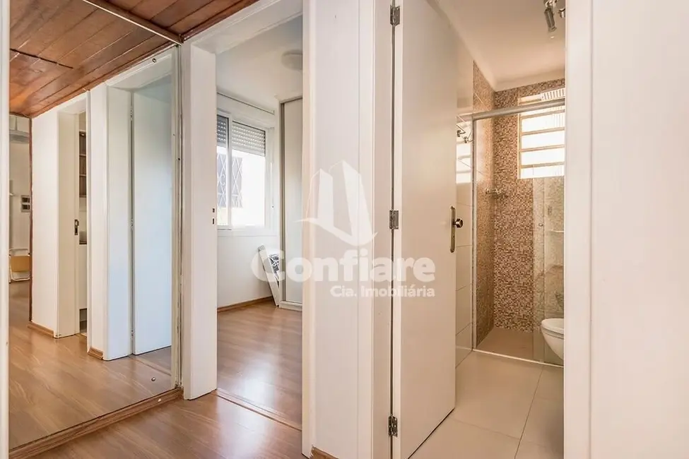 Apartamento com 3 quartos à venda, 60m2 em Santo Antônio, Porto Alegre - RS - imagem 8 Foto 8 de Apartamento com 3 quartos à venda, 60m2 em Santo Antônio, Porto Alegre - RS