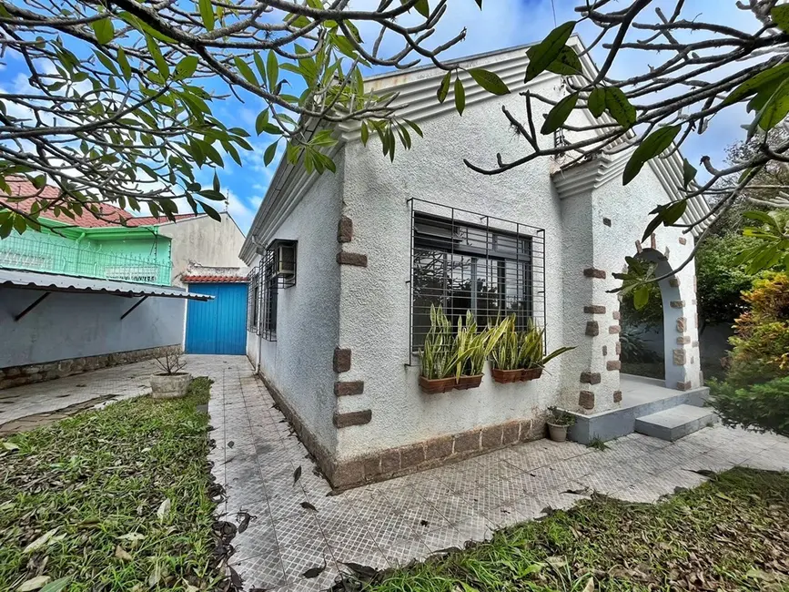 Foto 1 de Casa com 3 quartos à venda, 120m2 em Passo da Areia, Porto Alegre - RS