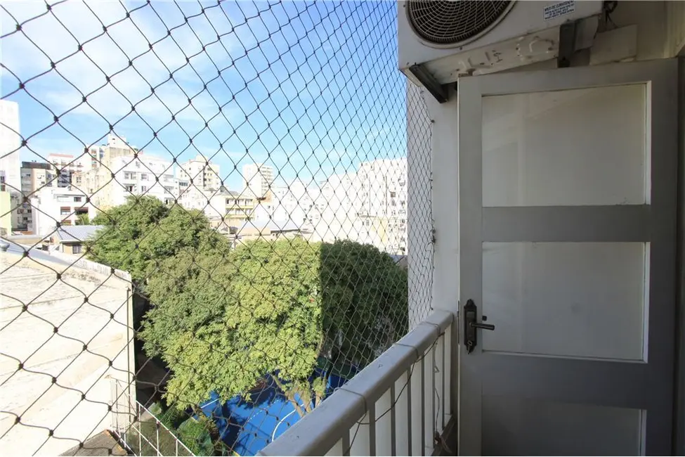 Apartamento com 3 quartos à venda, 139m2 em Centro Histórico, Porto Alegre - RS - imagem 6 Foto 6 de Apartamento com 3 quartos à venda, 139m2 em Centro Histórico, Porto Alegre - RS