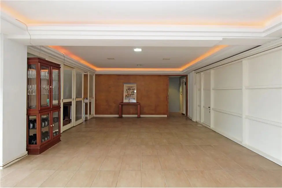 Casa com 4 quartos à venda, 380m2 em São Lucas, Viamao - RS - imagem 4 Foto 4 de Casa com 4 quartos à venda, 380m2 em São Lucas, Viamao - RS