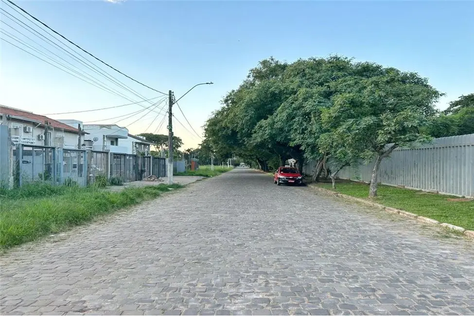 Foto 1 de Terreno / Lote à venda, 300m2 em Mário Quintana, Porto Alegre - RS