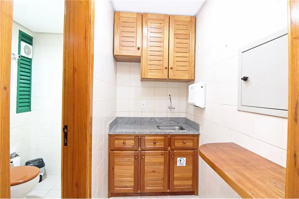 Sala Comercial à venda, 44m2 em Centro Histórico, Porto Alegre - RS - imagem 8 Foto 8 de Sala Comercial à venda, 44m2 em Centro Histórico, Porto Alegre - RS