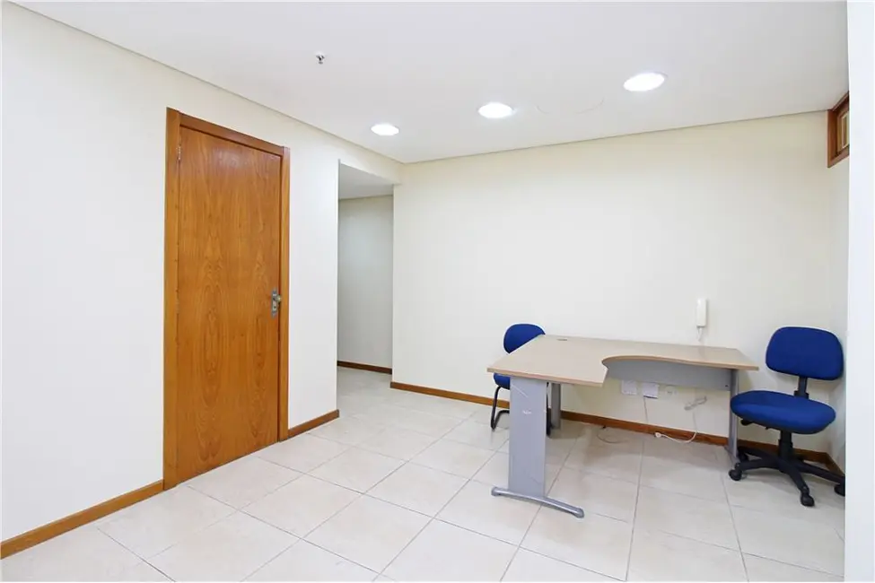 Sala Comercial à venda, 44m2 em Centro Histórico, Porto Alegre - RS - imagem 4 Foto 4 de Sala Comercial à venda, 44m2 em Centro Histórico, Porto Alegre - RS