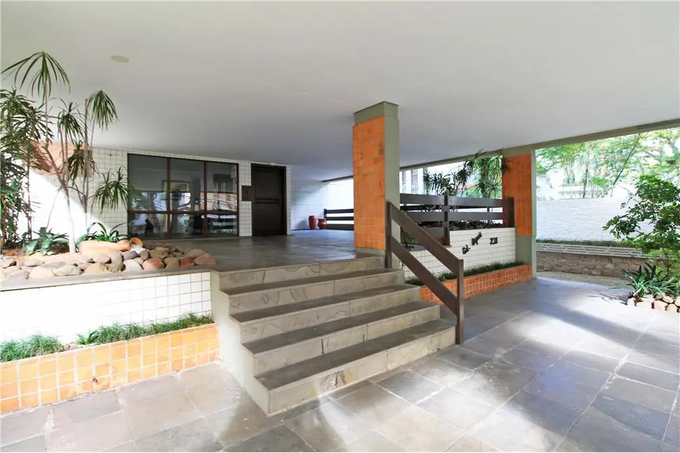 Apartamento com 2 quartos à venda, 82m2 em Menino Deus, Porto Alegre - RS - imagem 2 Foto 2 de Apartamento com 2 quartos à venda, 82m2 em Menino Deus, Porto Alegre - RS