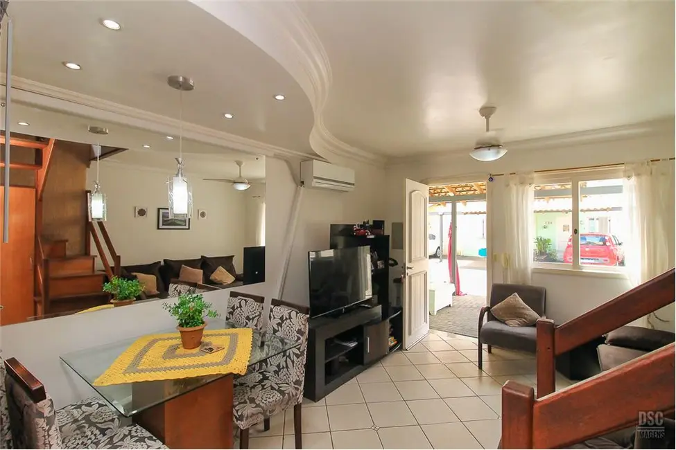 Foto 3 de Casa com 2 quartos à venda, 81m2 em Camaquã, Porto Alegre - RS