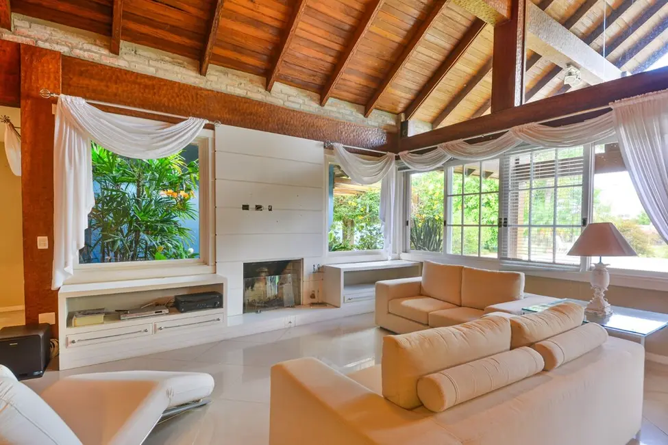 Casa com 3 quartos à venda, 400m2 em Ponta Grossa, Porto Alegre - RS - imagem 9 Foto 9 de Casa com 3 quartos à venda, 400m2 em Ponta Grossa, Porto Alegre - RS