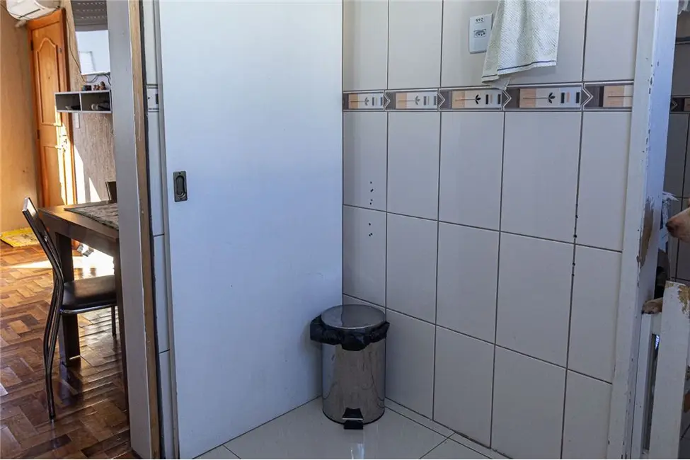Foto 2 de Apartamento com 3 quartos à venda, 63m2 em Jardim Sabará, Porto Alegre - RS