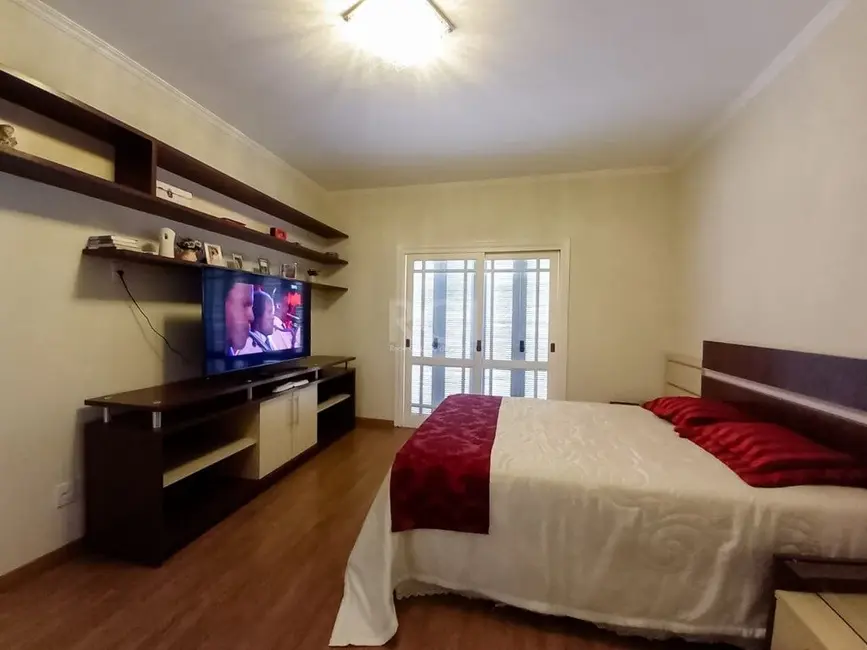 Casa com 3 quartos à venda, 230m2 em Parque da Matriz, Cachoeirinha - RS - imagem 7 Foto 7 de Casa com 3 quartos à venda, 230m2 em Parque da Matriz, Cachoeirinha - RS