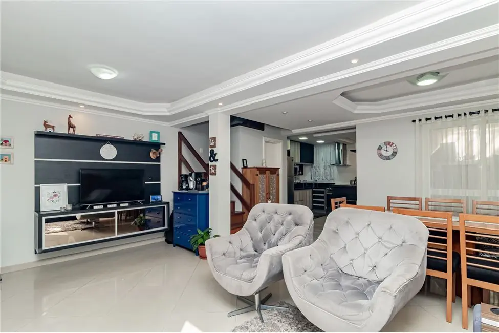 Casa com 3 quartos à venda, 190m2 em Protásio Alves, Porto Alegre - RS - imagem 4 Foto 4 de Casa com 3 quartos à venda, 190m2 em Protásio Alves, Porto Alegre - RS