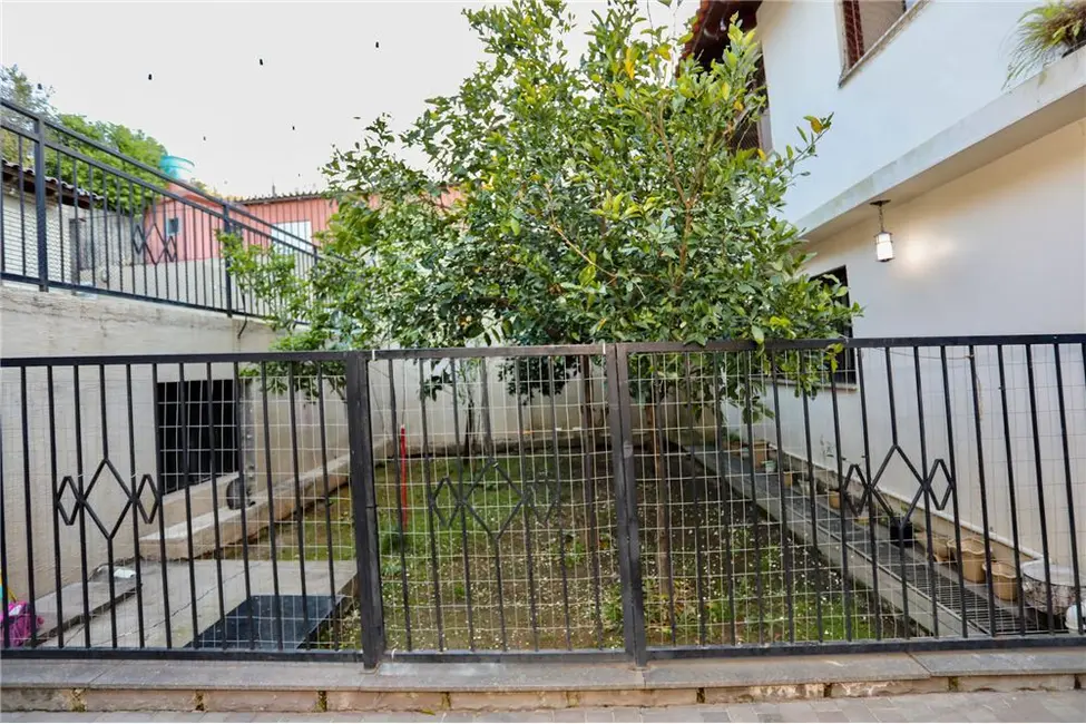Casa com 5 quartos à venda, 300m2 em Medianeira, Porto Alegre - RS - imagem 6 Foto 6 de Casa com 5 quartos à venda, 300m2 em Medianeira, Porto Alegre - RS