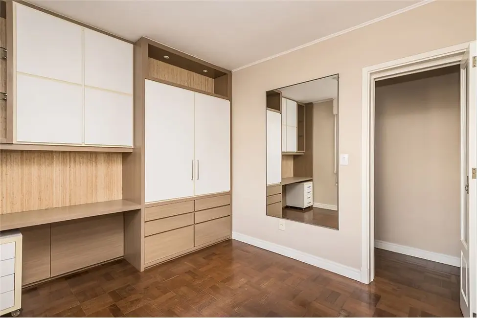 Apartamento com 3 quartos à venda, 92m2 em Menino Deus, Porto Alegre - RS - imagem 7 Foto 7 de Apartamento com 3 quartos à venda, 92m2 em Menino Deus, Porto Alegre - RS